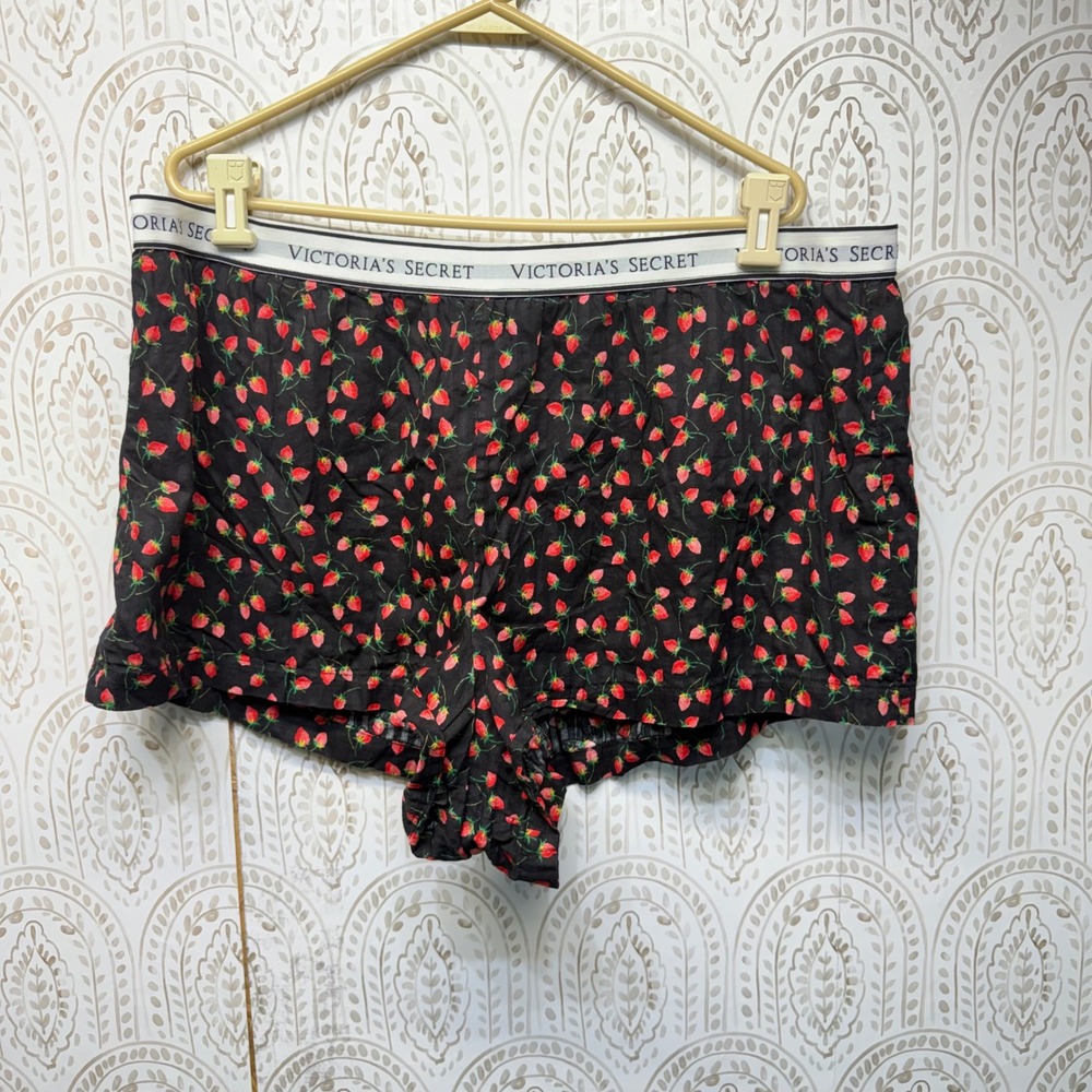 Victoria's Secret Pajama Shorts Women XXL Black Strawberry Print Cotton
